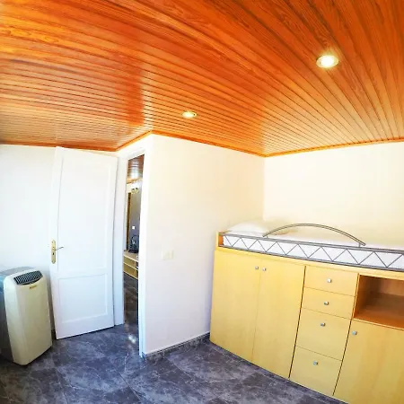 Nue Penthouse With Mountains And Sea Views Appartamento *