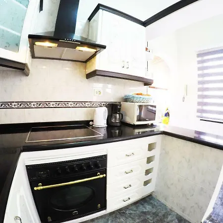 Nue Penthouse With Mountains And Sea Views 아파트 El Meson